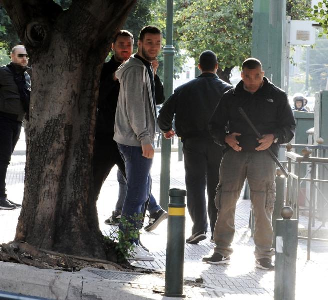 Επίθεση Χρυσαυγιτών σε αντιφασιστική συγκέντρωση έξω από το Εφετείο (Photos)  - Media