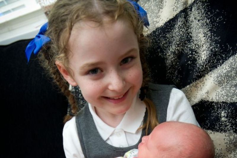 Άνδρας γρονθοκόπησε βρέφος 5 ημερών, επειδή το πέρασε για κούκλα - Media