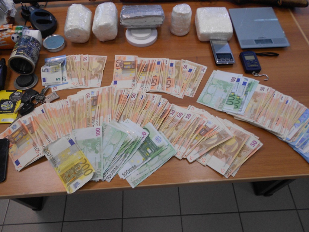 «Οικογενειακή επιχείρηση» η διακίνηση κοκαΐνης για τον «Εσκομπάρ» της Κρήτης (Photos) - Media