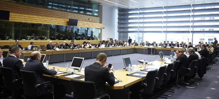 Politico: Ο ελληνικός εφιάλτης λίγο πριν τα Χριστούγεννα - Media