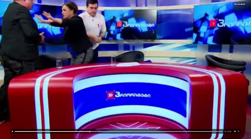 Πολιτικοί πλακώθηκαν στο ξύλο on air! (Video) - Media