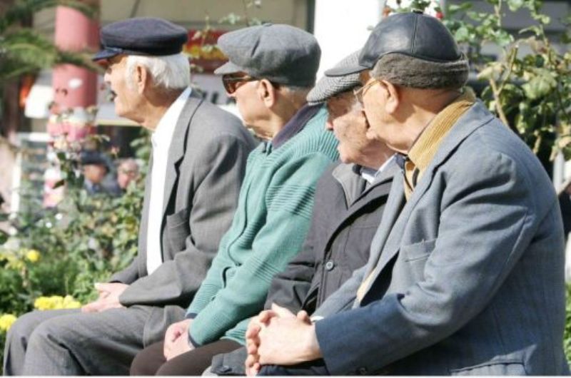 Έρευνα: Η Ελλάδα γερνάει και ερημώνει  - Media