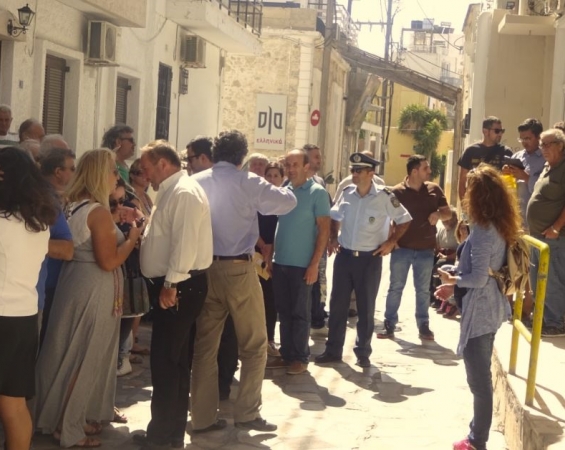 Ιεράπετρα: «Ντου» από κατοίκους στα γραφεία του ΣΥΡΙΖΑ για την υποβάθμιση της περιοχής (Photos-Videos) - Media
