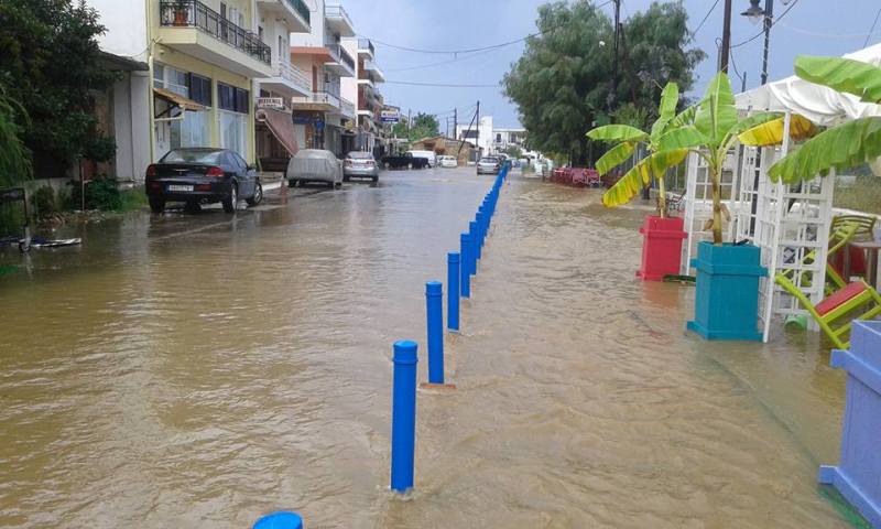 Βροχές και πλημμύρες «σαρώνουν» τη Δυτική Ελλάδα - Πού κτυπάει η κακοκαιρία (Photos-video) - Media