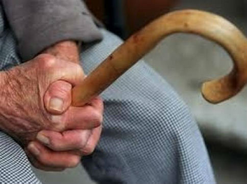 Βόλος: Θλίψη για ηλικιωμένο - Τον βρήκαν σε ημιλιπόθυμη κατάσταση από την πείνα - Media