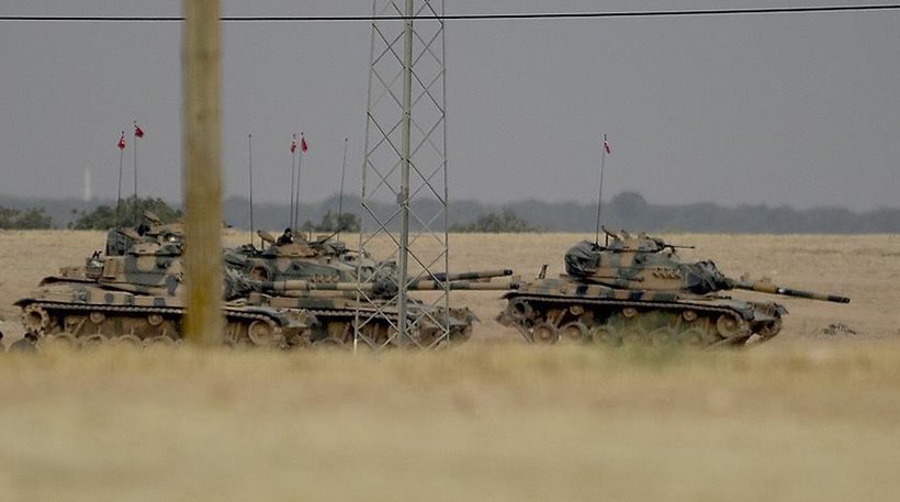 Τουρκικά άρματα μάχης πέρασαν στη βόρεια Συρία - Media