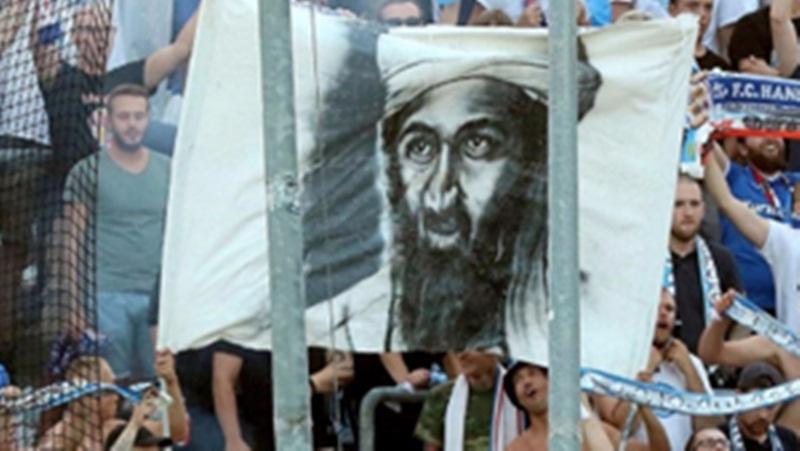 Οι οπαδοί της Χάνσα σήκωσαν πανό με τον Μπιν Λάντεν και προκάλεσαν αντιδράσεις (Photo) - Media