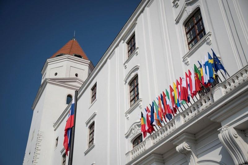 Το μεσαιωνικό κάστρο στη Μπρατισλάβα όπου οι 27 αναζητούν διέξοδο για την Ευρώπη  (Photos) - Media