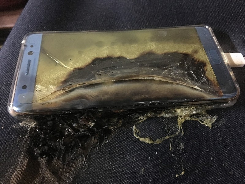 Νέοι πονοκέφαλοι για τη Samsung: Το Note 7 «σκάει» στα χέρια 6χρονου - Media