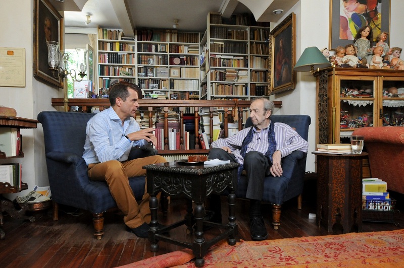 Ο σκηνοθέτης & ακαδημαϊκός Σπύρος Ευαγγελάτος στις «Κορυφές» του OTE HISTORY - Media