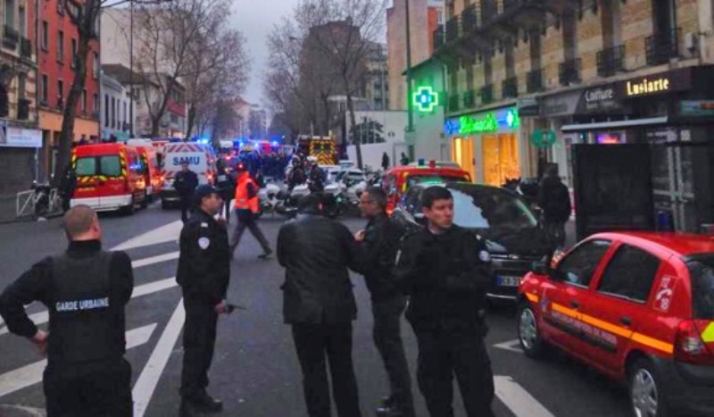 Πυροβολισμοί στο Δυτικό Παρίσι – Δυο τραυματίες – Δεν συνδέεται με την τρομοκρατία  - Media