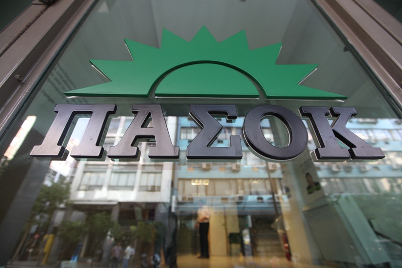 ΠΑΣΟΚ κατά Καμμένου: Θα τρίζουν τα κόκαλα των αγωνιστών της Εθνικής Αντίστασης. - Media