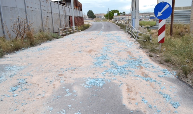 Χειροπέδες σε υπεύθυνο εταιρείας στον Ασπρόπυργο για μόλυνση του περιβάλλοντος - Media