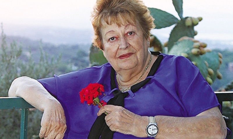 Ελληνίδα ηθοποιός θα ακρωτηριάσει το αριστερό της πόδι - Media