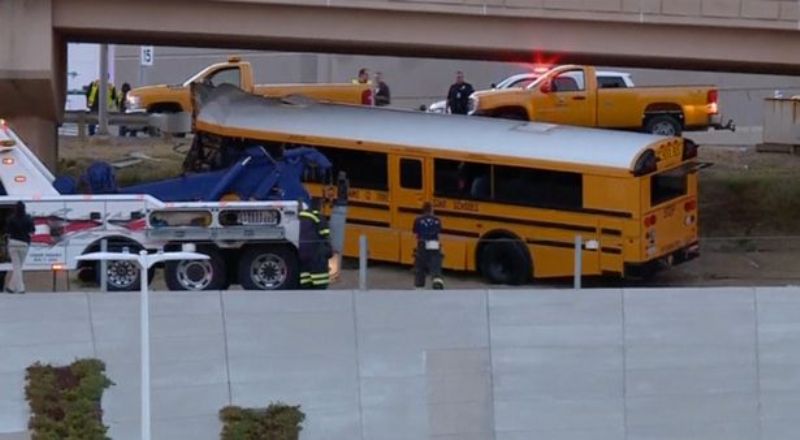 Φονικό τροχαίο με σχολικό λεωφορείο στις ΗΠΑ - Νεκρή η οδηγός, τραυματισμένοι οι μαθητές (Video) - Media