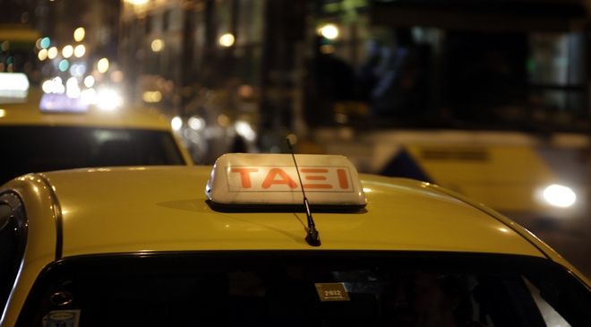 Στον εισαγγελέα τρεις οδηγοί ταξί - «Σκοτώθηκαν» για μία θέση πάρκινγκ - Media