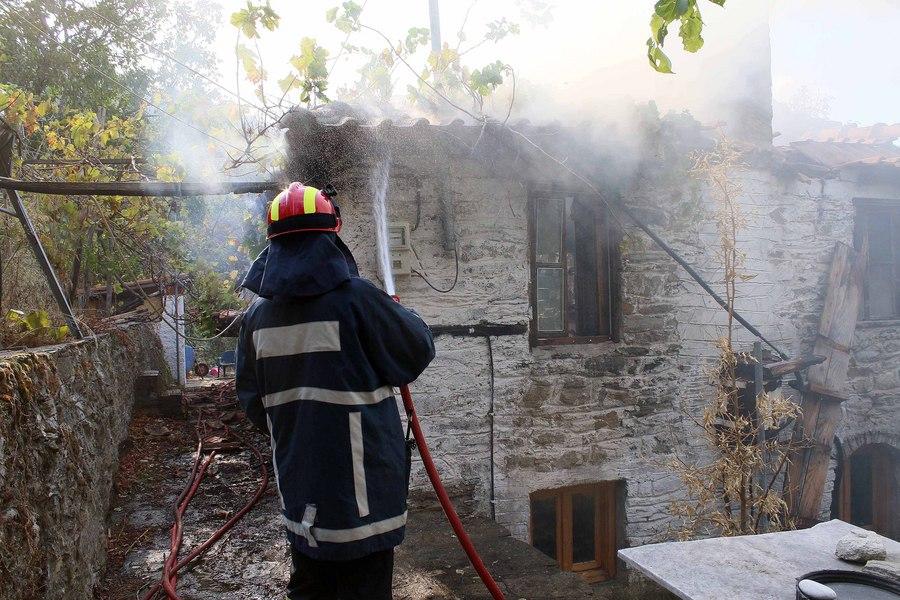 Υπό πλήρη έλεγχο όλα τα πύρινα μέτωπα στη Θάσο - Media