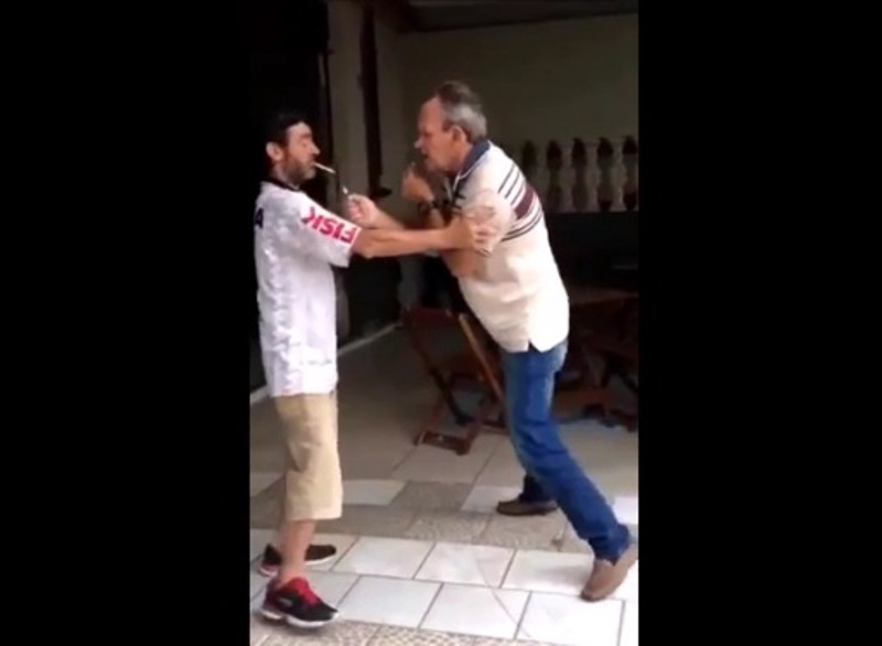 Όταν είστε μεθυσμένοι και προσπαθείτε να ανάψετε τσιγάρο… (Video) - Media