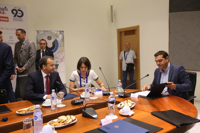 Σε νέο επίπεδο συνεργασίας Ελλάδα-Ρωσία - Τι συζήτησαν ο Τσίπρας με το Ρώσο αναπλ. πρωθυπουργό - Media