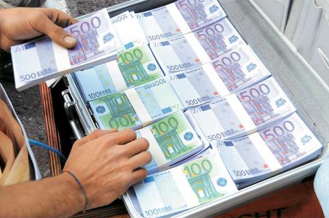 Επιστροφή στο... 2003 για το κατά κεφαλήν ΑΕΠ στην Ελλάδα - Media