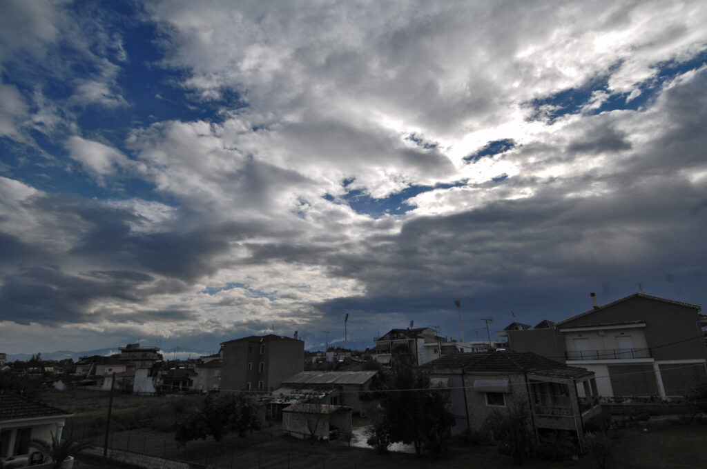 Πυκνή συννεφιά σε περιοχές της χώρας - Πού αναμένονται βροχές - Media