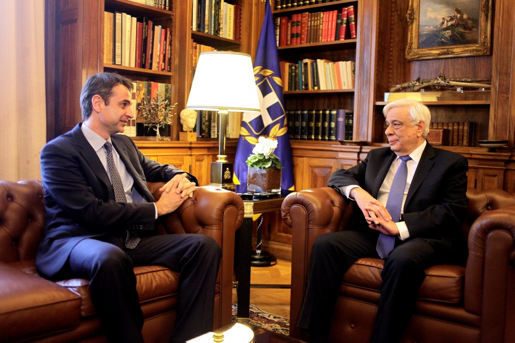 Συνάντηση Παυλόπουλου-Μητσοτάκη στη «σκιά» της απόφασης του ΣτΕ - Media