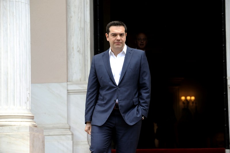Αντάρτικα, πιάνο και λιτός μπουφές στο Μαξίμου -  Τσίπρας: Βασίσθηκε στην ειλικρίνεια ο διάλογος με Ιερώνυμο, ολοκληρώνεται η αξιολόγηση (Photos) - Media