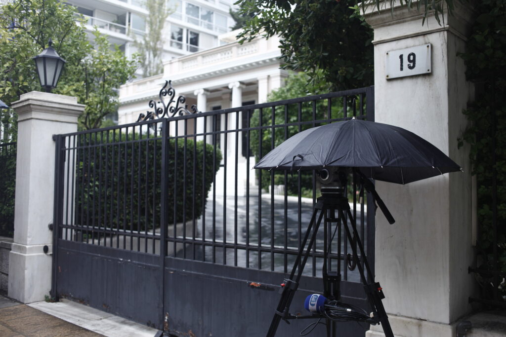 Μαξίμου: Γελοίο το αφήγημα της ΝΔ περί διαπλοκής - Το κόμμα της Siemens, του Παπασταύρου και των θαλασσοδανείων λεηλάτησε επί δεκαετίες τη χώρα - Media