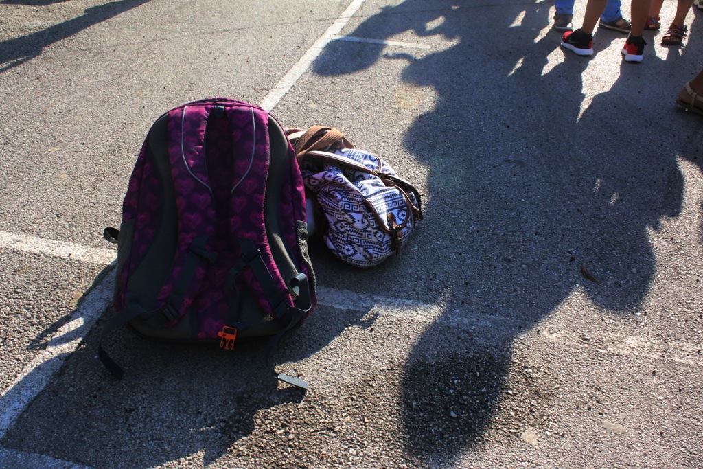 Συνελήφθησαν πέντε ανήλικοι γιατί διακινούσαν ναρκωτικά έξω από σχολεία - Media