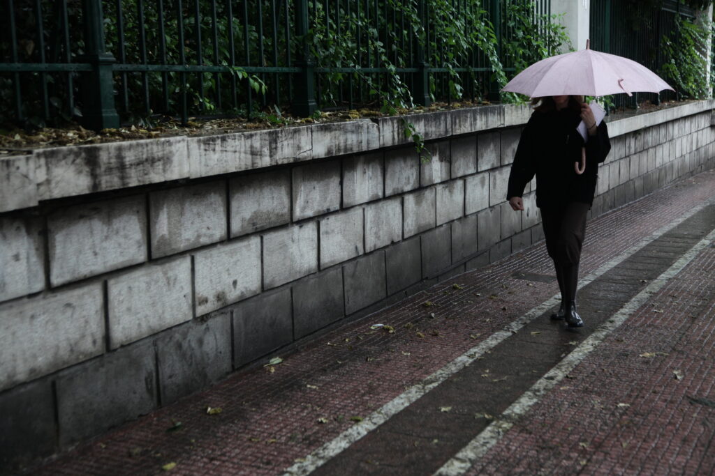 Βροχές και μικρή πτώση της θερμοκρασίας - Media