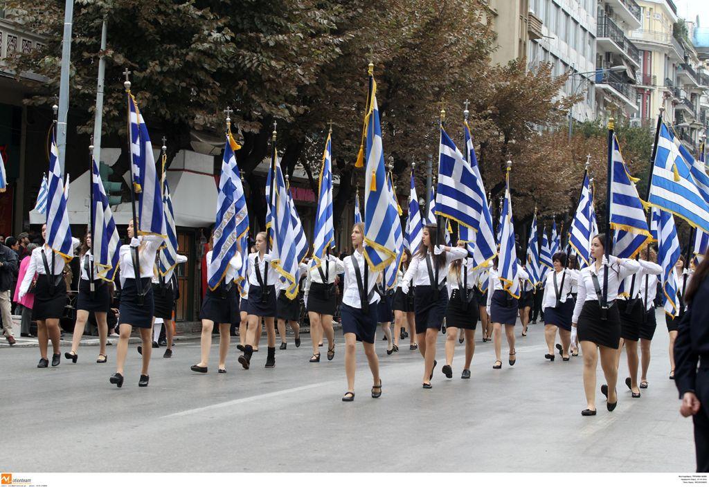 «Πρωτιά» χτύπησε η ΕΡΤ με την παρέλαση - Media