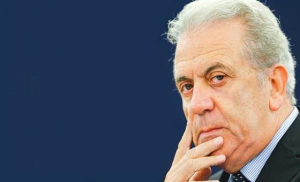 Αβραμόπουλος: Δεν θα παραμείνουν εσαεί στην Ελλάδα οι 60.000 πρόσφυγες - Media