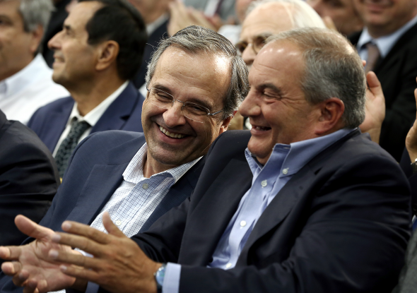 Τι ψιθύρισε ο Καραμανλής στον Σαμαρά (Video) - Media
