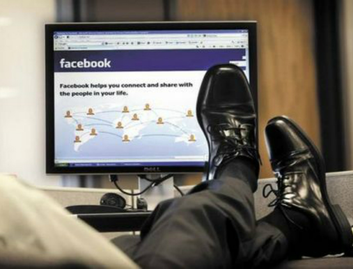Νέα εφαρμογή για να χρησιμοποιείς το Facebook στην δουλειά - Χωρίς να ανησυχείς για την αντίδραση του αφεντικού σου - Media