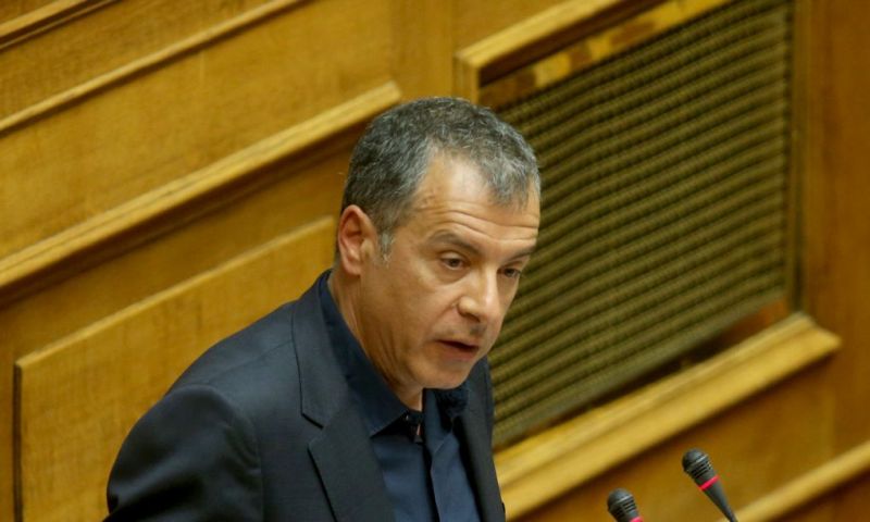 Θεοδωράκης: Η κυβέρνηση πήγε να διορθώσει ένα λάθος, με ένα μεγαλύτερο  - Media