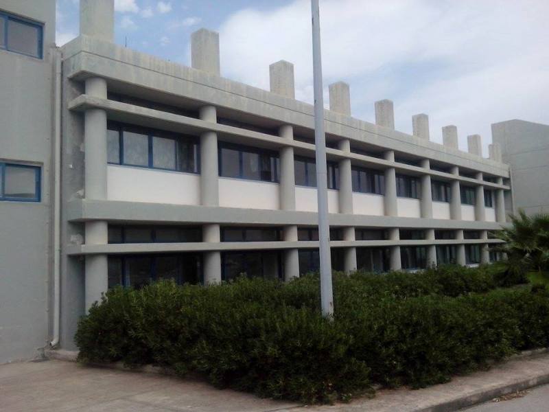 Διασωληνωμένος στην εντατική 18χρονος σπουδαστής στην Κρήτη - Έπεσε από τον δεύτερο όροφο - Media
