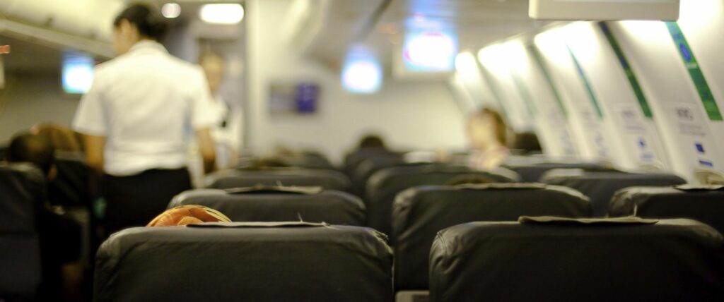 Η πτήση του… τρόμου: Αυξάνονται ραγδαία τα περιστατικά κακής συμπεριφοράς στα αεροπλάνα - Media