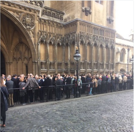 Βρετανία: Οχι σε πρόταση μομφής αυτή την εβδομάδα από τα κόμματα της αντιπολίτευσης - Η επόμενη μέρα - Media