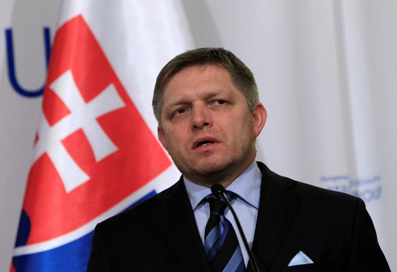 «Είστε βρωμερές πόρνες» - Έκρηξη Σλοβάκου πρωθυπουργού κατά δημοσιογράφων - Media