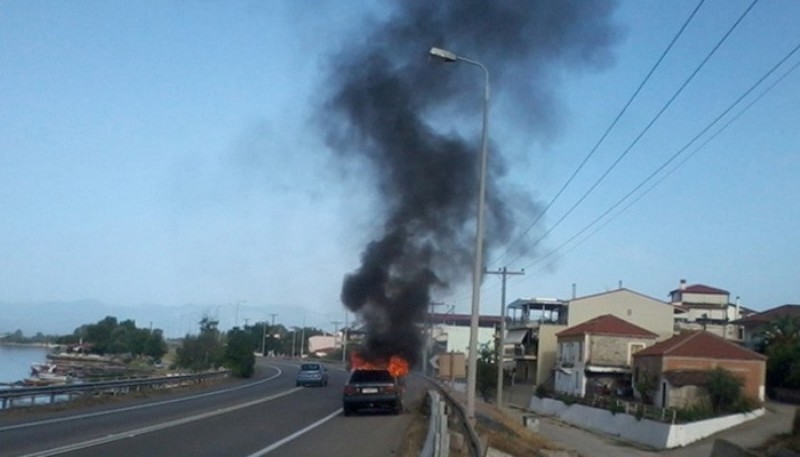 Ρέθυμνο: Αυτοκίνητο τυλίχθηκε στις φλόγες εν κινήσει - Media