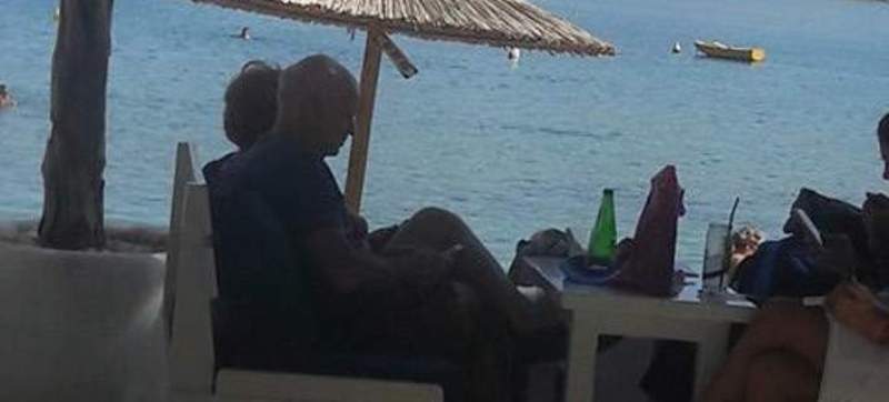 Το φιλοδώρημα που άφησε ο Παπανδρέου σε σερβιτόρο στην Κρήτη (Photo) - Media