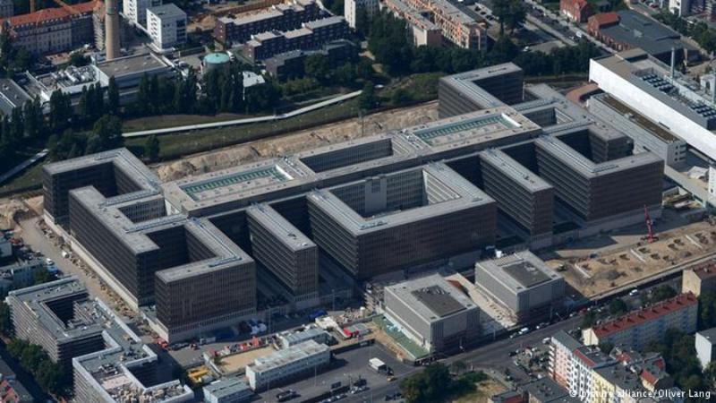 DW: Υπό επιτήρηση οι γερμανικές μυστικές υπηρεσίες - Επιτρέπεται η κατασκοπεία της ΕΕ - Media