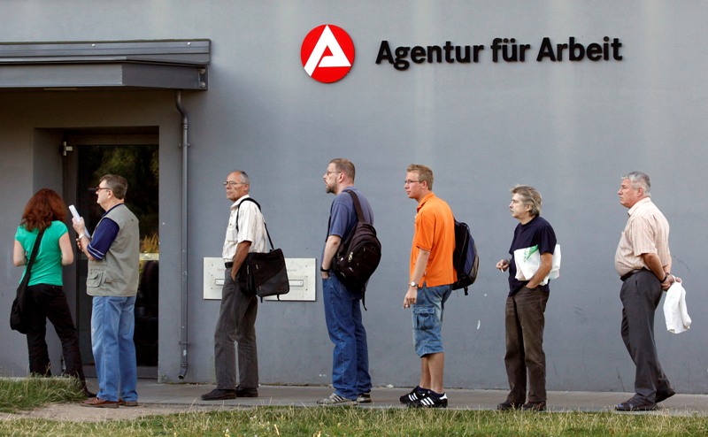 Η Γερμανία «κόβει» τα επιδόματα για άνεργους μετανάστες από την Ε.Ε. - Media