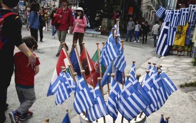 Politico: Η Ελλάδα πήρε τη δόση της δόσης, αλλά η κόντρα Γερμανίας-ΔΝΤ ρίχνει σκιές στο πρόγραμμα - Media