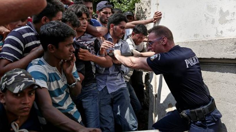 Ένταση και δυο συλλήψεις στο hotspot της Σάμου - Media