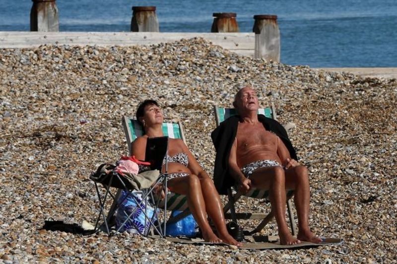 Καιρός για μπάνιο και ο αυριανός: Στους 30 βαθμούς Κελσίου το θερμόμετρο στην Αττική - Media