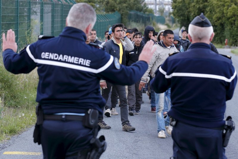 Γαλλία: Νεκρός πρόσφυγας στο Καλαί - Τον παρέσυρε διερχόμενο όχημα - Media
