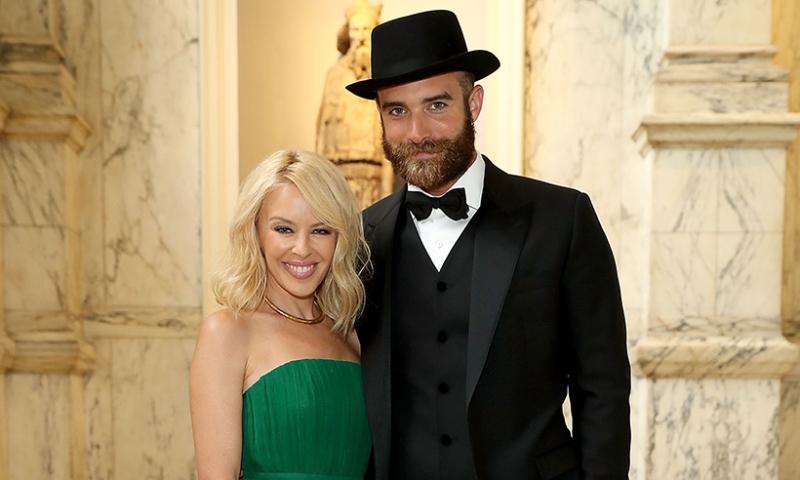 Πότε θα παντρευτεί η Kylie Minogue; (Photos) - Media