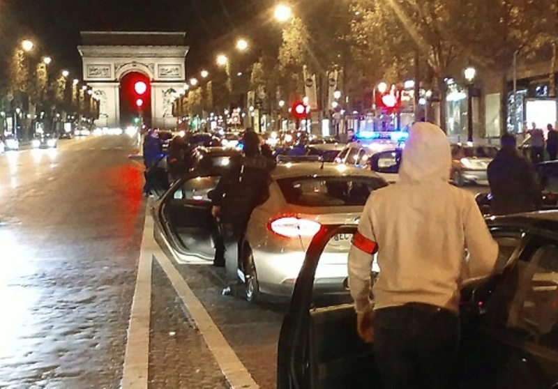 Γαλλία: Διαδήλωση αστυνομικών κατά της «υπέρμετρης βίας» εις βάρος τους - Media