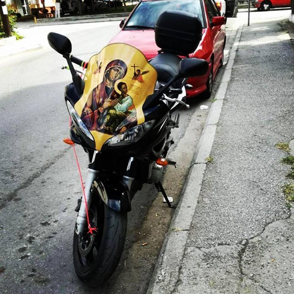 Η viral μοτοσικλέτα με παρμπρίζ την… Παναγία (Photo) - Media